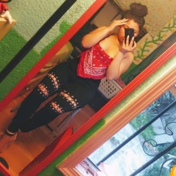 Meet your Posher, Iris - Picture 1 of 1